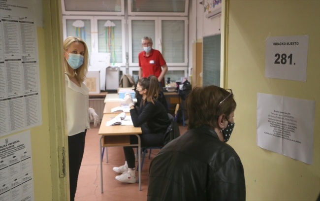 Hırvatistan'da halk, yerel yöneticilerini seçmek için sandık başında